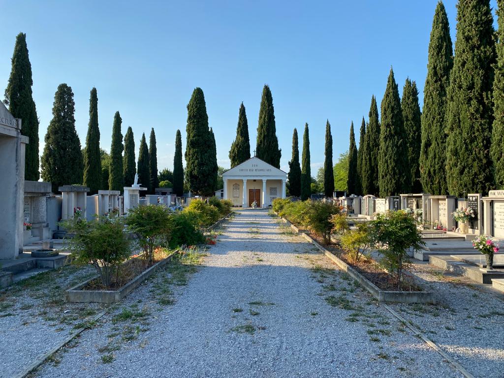 Immagine per Nuovo look per il cimitero di Begliano, 70mila euro per eliminare le barriere architettoniche